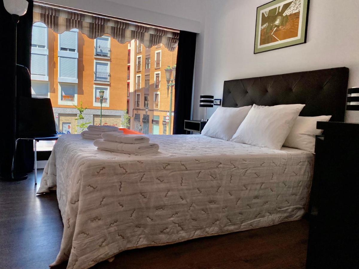 Lc Apartamentos Cesar Augusto Сарагоса Екстер'єр фото